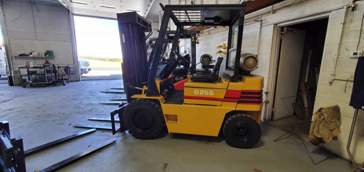 Picture of rebuilt Daewoo G25S Forklift